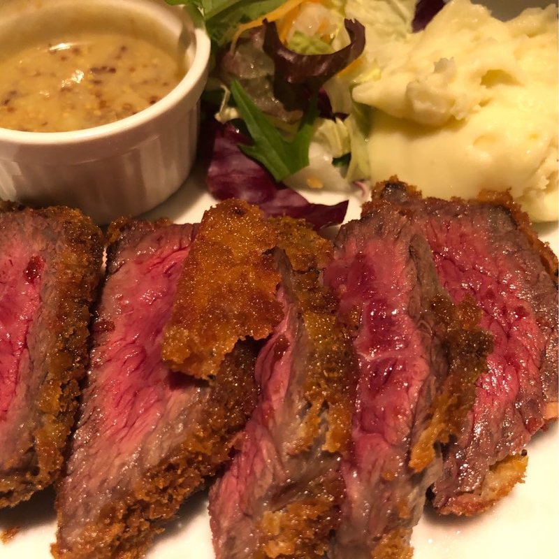 仔牛のカツレツ(ホルモン焼肉しまちゃん)