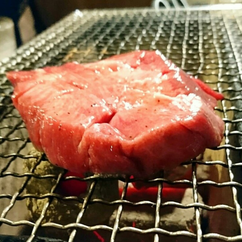 厚切り牛タンステーキ(炉端 肉焼き処 猛伸（たけし）)
