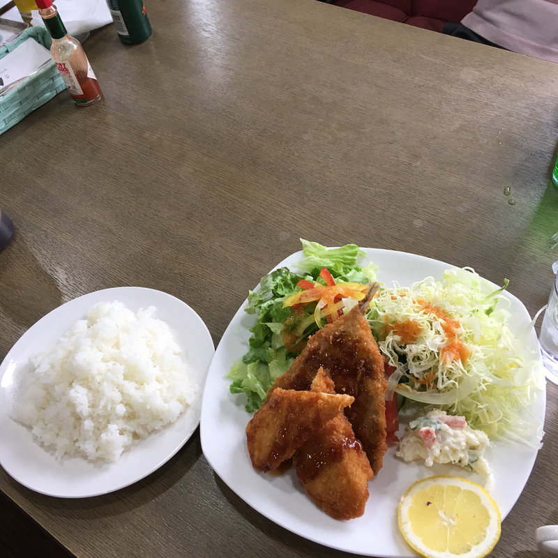 イカ、アジフライ定食(キッチン新葉)