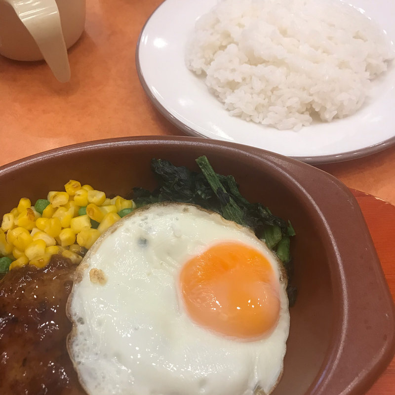 オニオンソースのハンバーグ(サイゼリヤ 小倉駅前あるあるCity店)