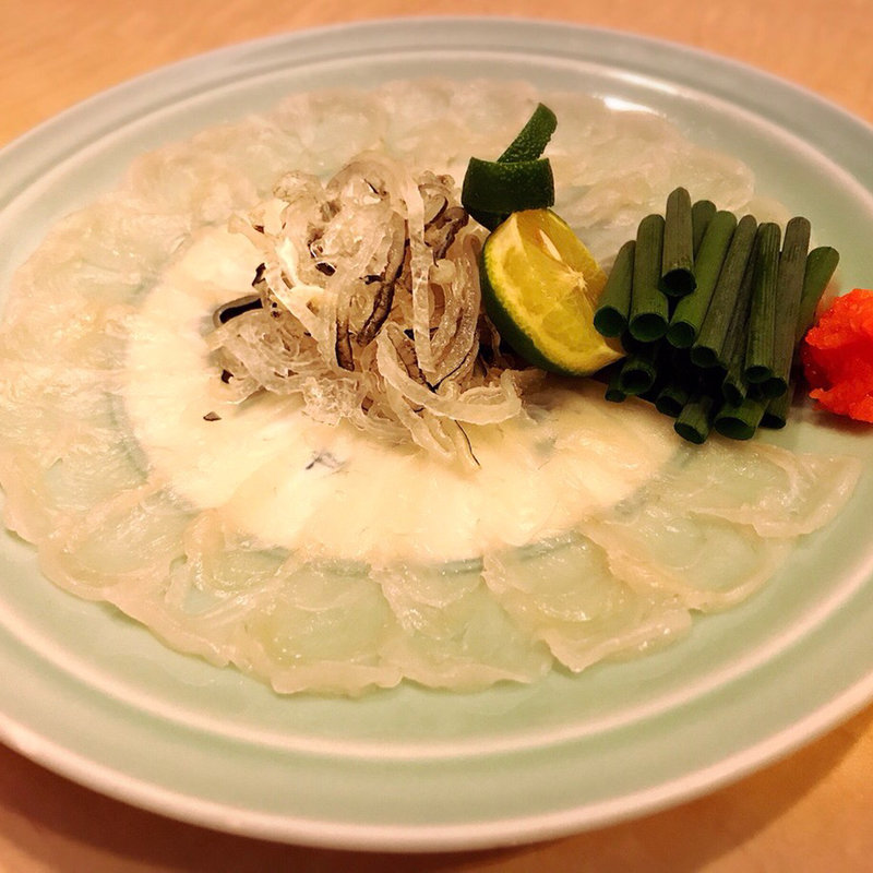 とらふぐ刺し(個室会席 ちょっと贅沢 神田っ子)