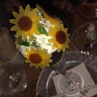 (夜パフェ専門店パフェテリア ベル)