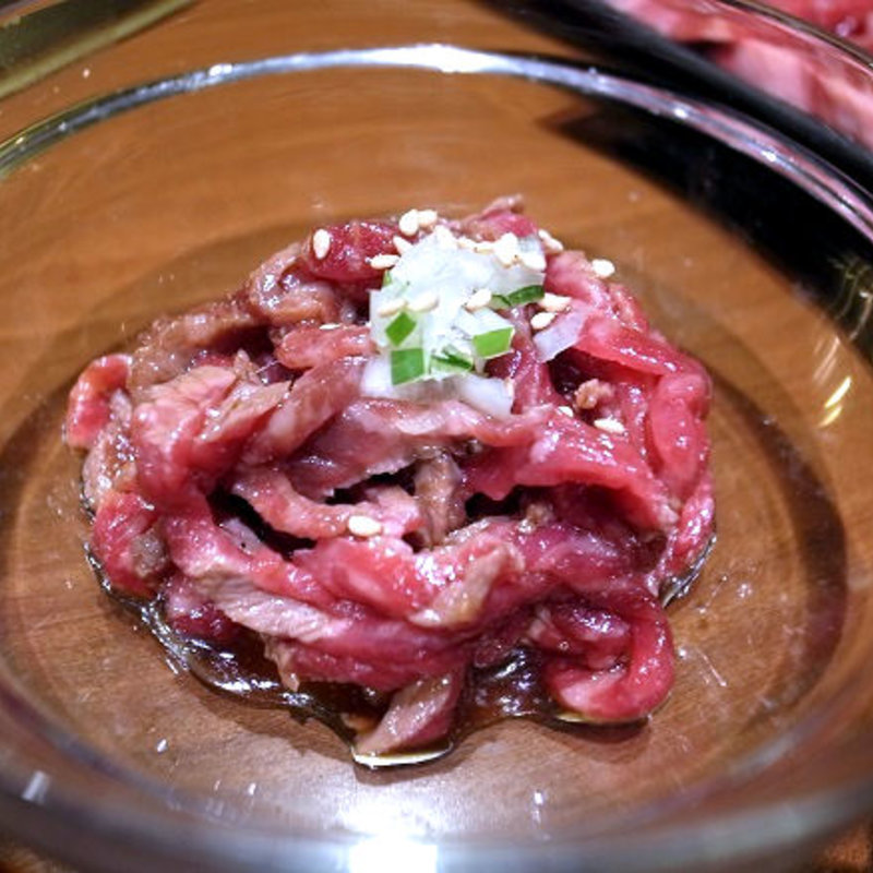 牛ローストユッケ(焼肉ホルモン 山水縁 虎ノ門本店)