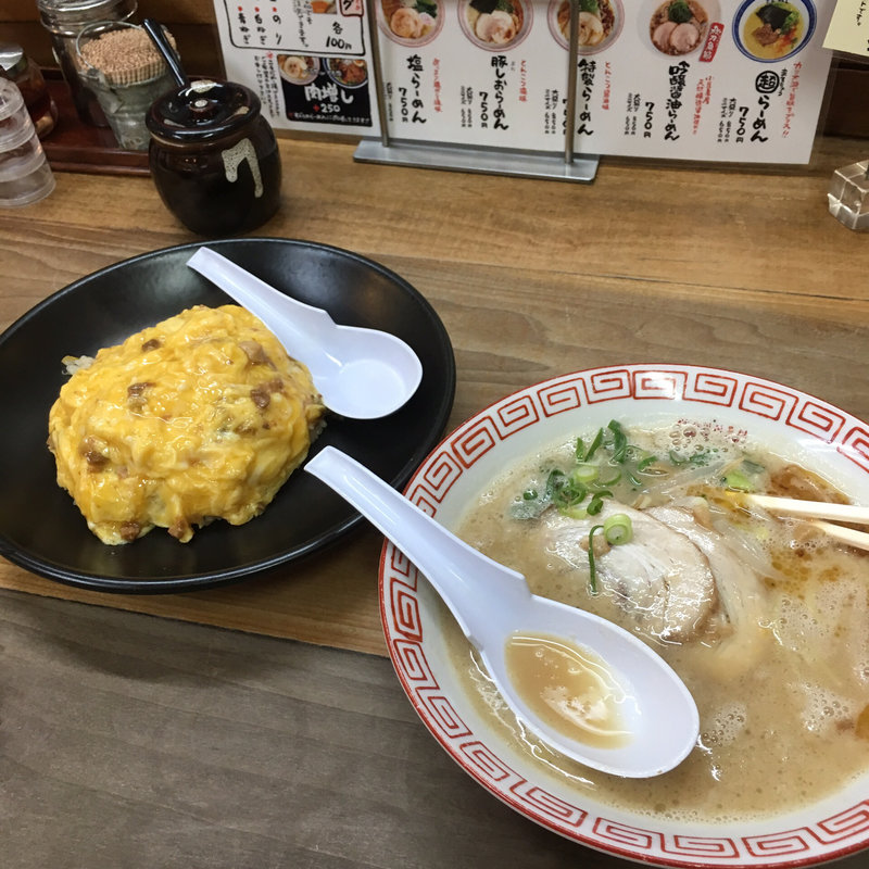 吟醸醤油らーめん(まんねん 千里丘店)