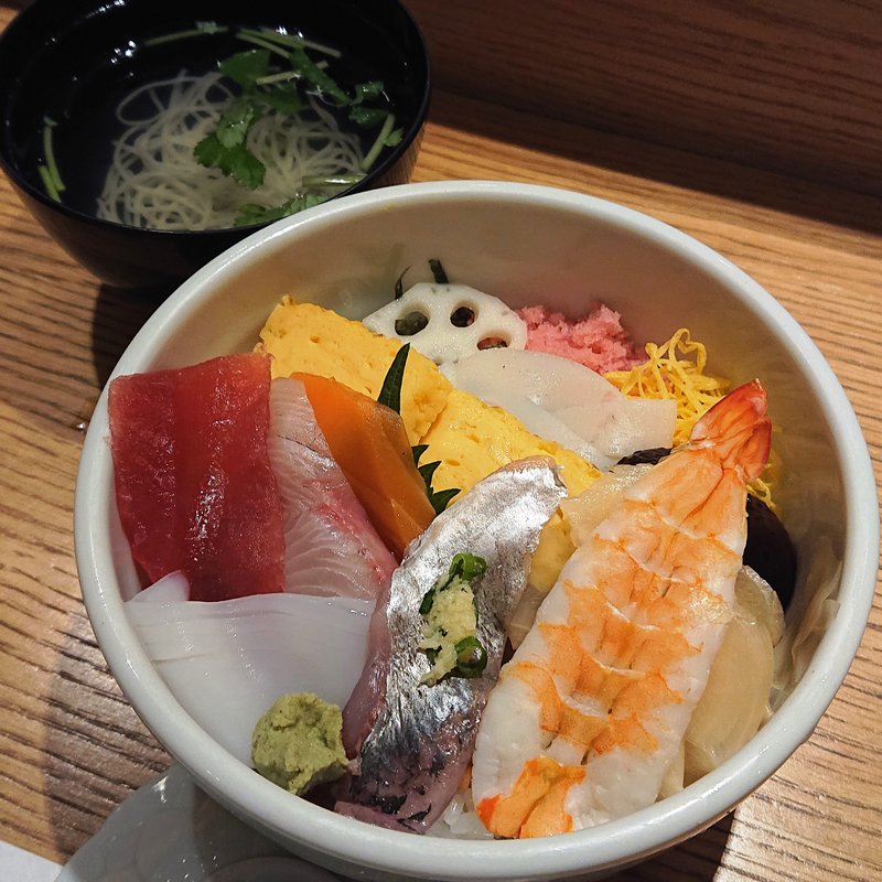 江戸前ちらし寿司(築地 寿司岩 川崎アゼリア店)