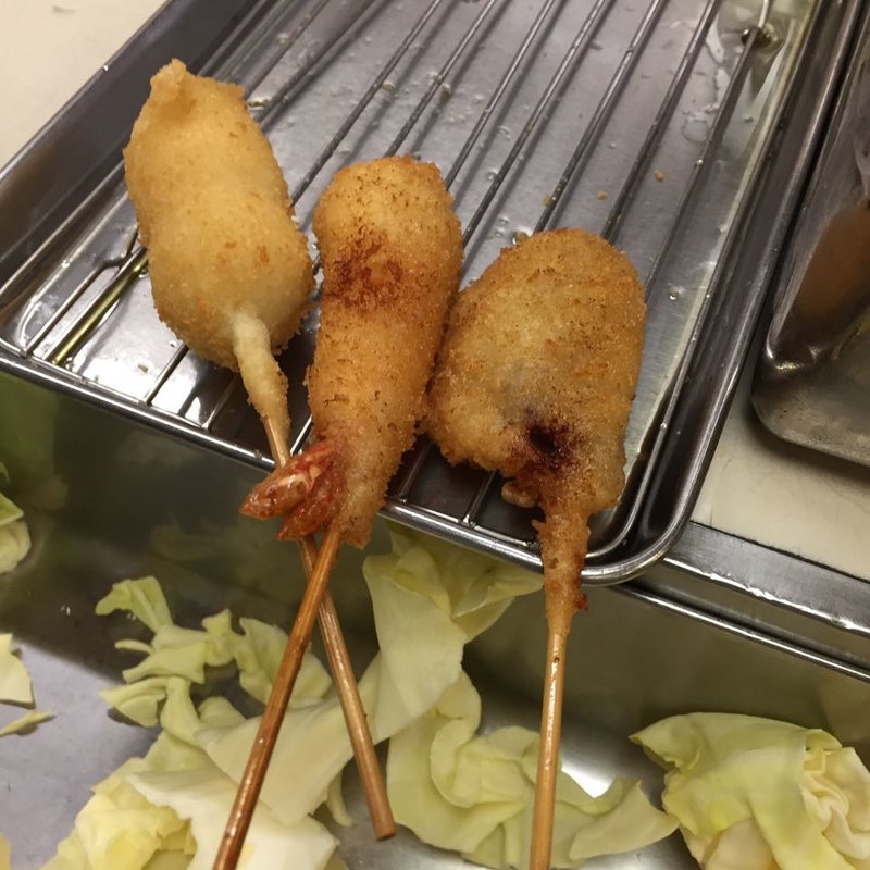 エビ、牛串、うずら(串かつ専門店 松葉 総本店)