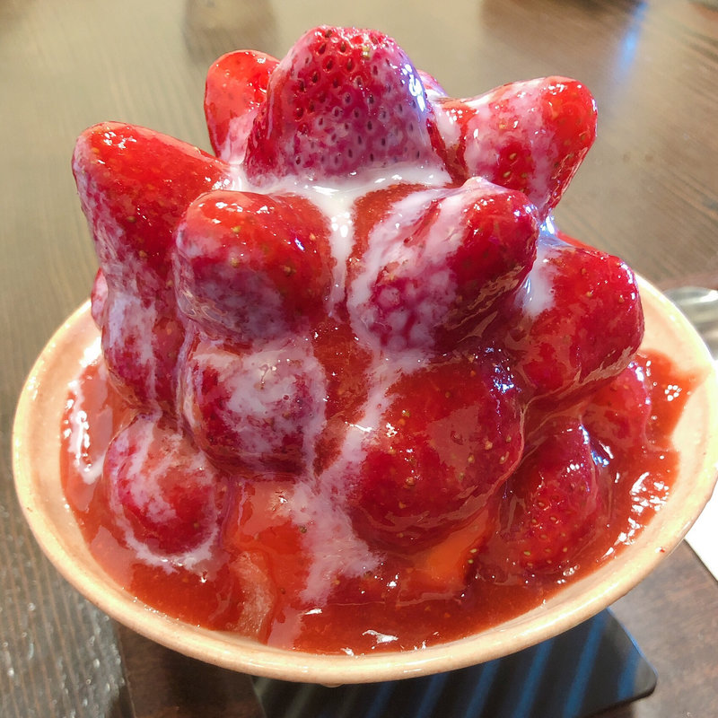 神出の生いちごみるく氷(珈専舎たんぽぽ （こうせんしゃ たんぽぽ）)の