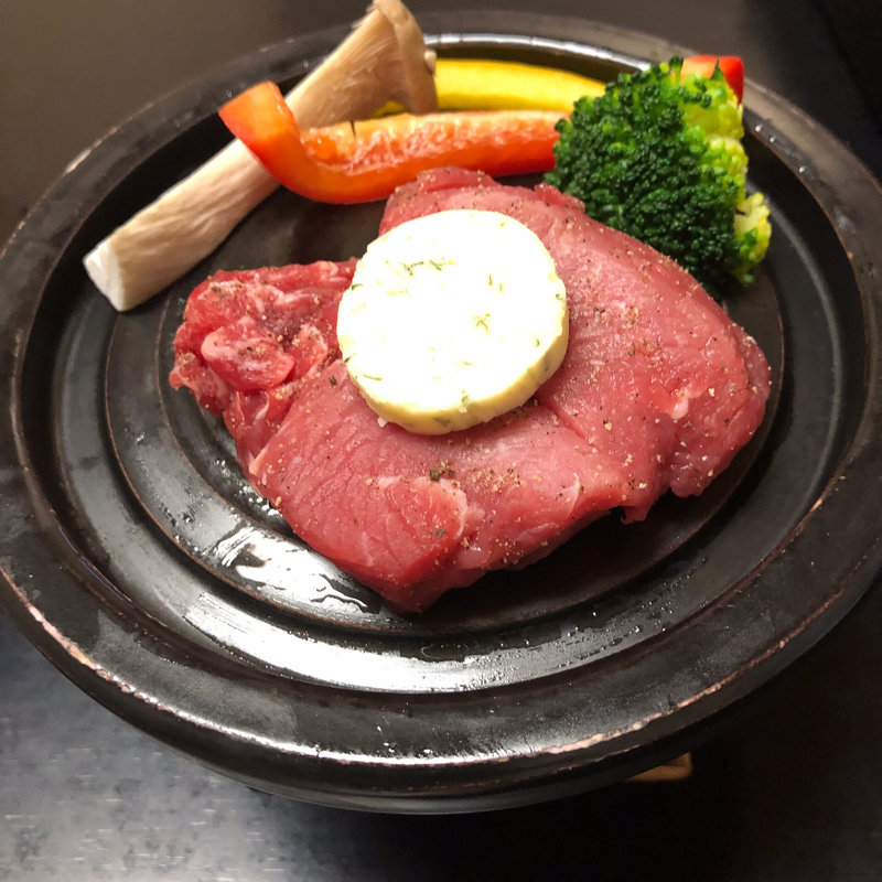 赤身肉ステーキ(やまに郷作 （やまにごうさく）)