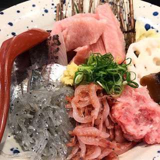 海鮮丼(沼津魚がし寿司)