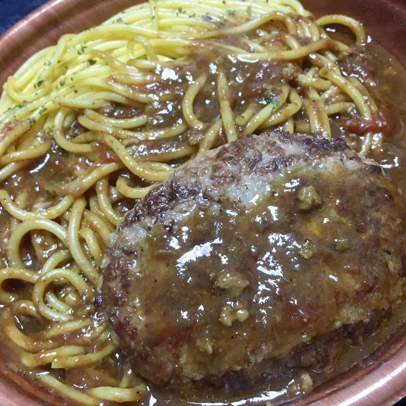 スパイス香る！ハンバーグカレーパスタ(セブン-イレブン 札幌南９条西７丁目店)