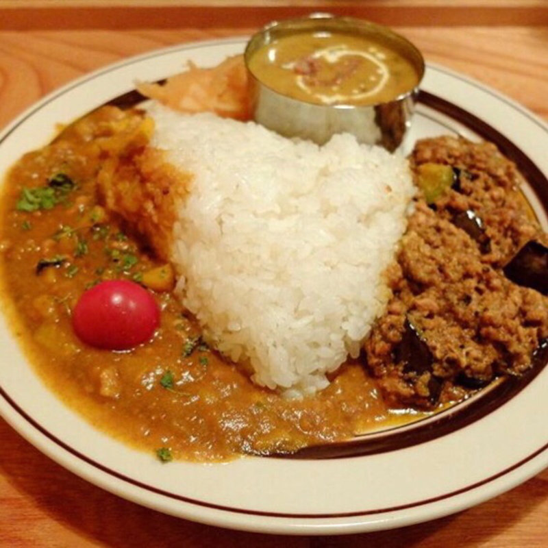 かぼちゃカレー＋キーマベイガン＋クリーミーダル(ダメヤ 薬院店)