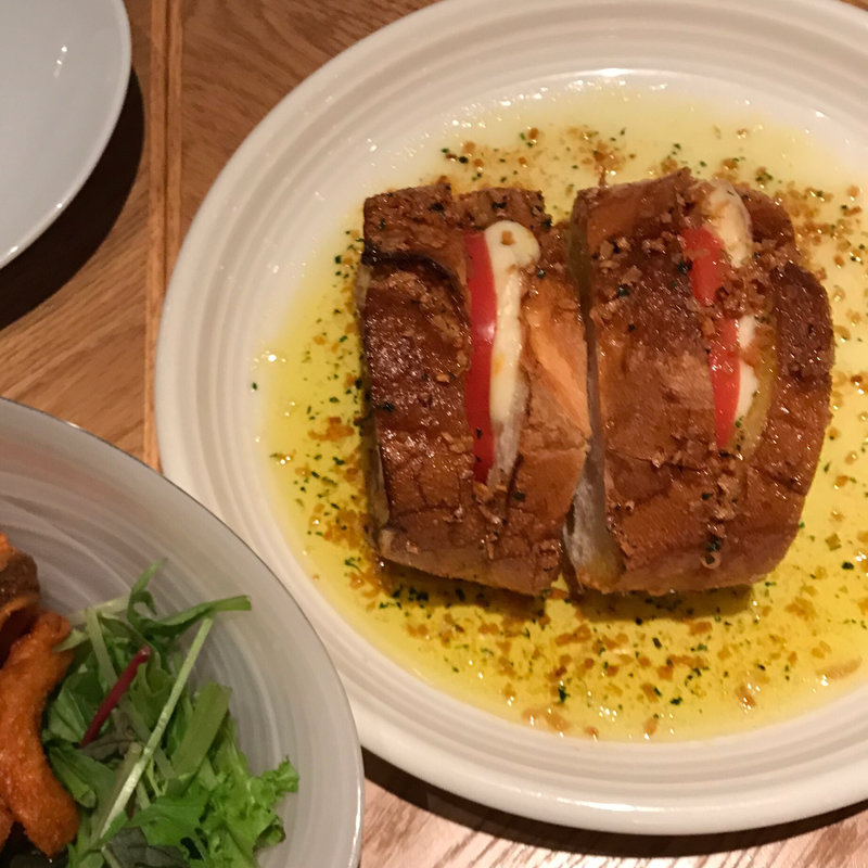 ピアンタ名物！串焼きガーリックトースト S(ピアンタ 中野南口店)