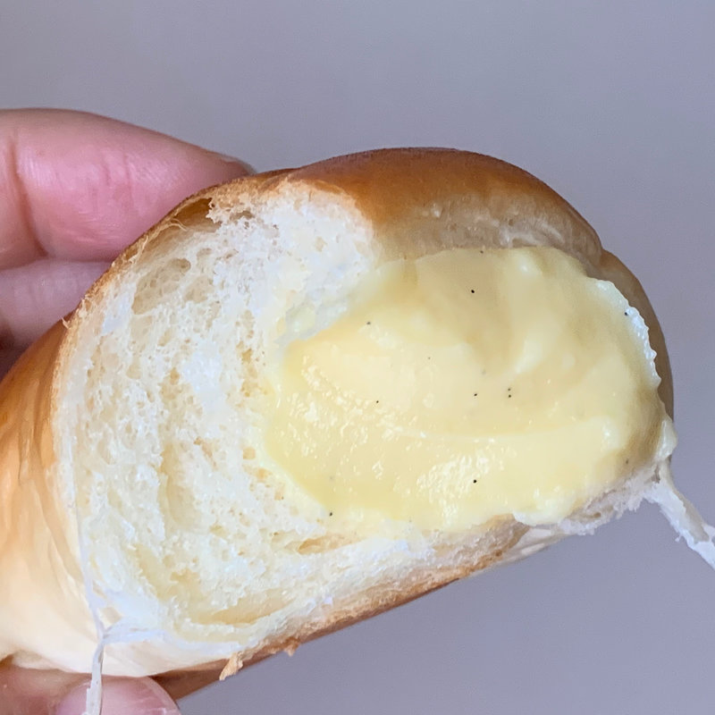 北海道牛乳のカスタードコロネ(Daily Table KINOKUNIYA 西荻窪駅店)