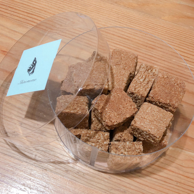 ココナッツマカロン(菓子屋シノノメ)