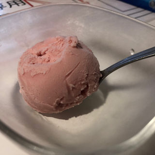 アイスクリーム(元祖トマトラーメンと辛めん 三味 十日えびす店)