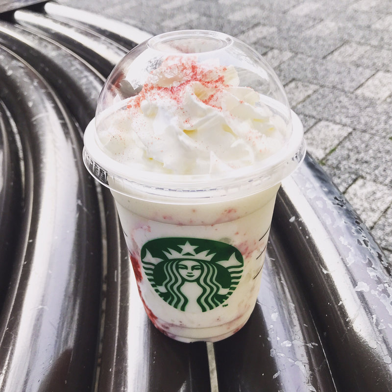ストロベリーベリーマッチフラペチーノ ホワイト(スターバックスコーヒー 金町駅南口店)