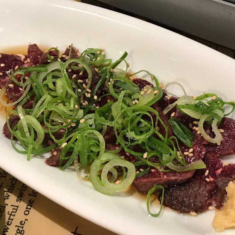 炙り鯨刺しのねぎ塩ごま油(笑笑 半蔵門駅前店-)