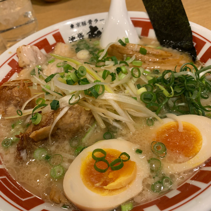 まるとく入りラーメン(屯ちん 新宿店 （とんちん）)