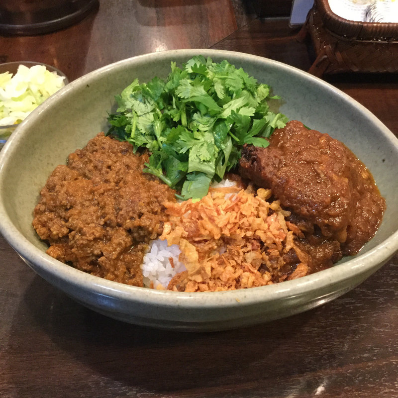 豚角煮込カレー赤ワイン風味(カレバカ世紀)