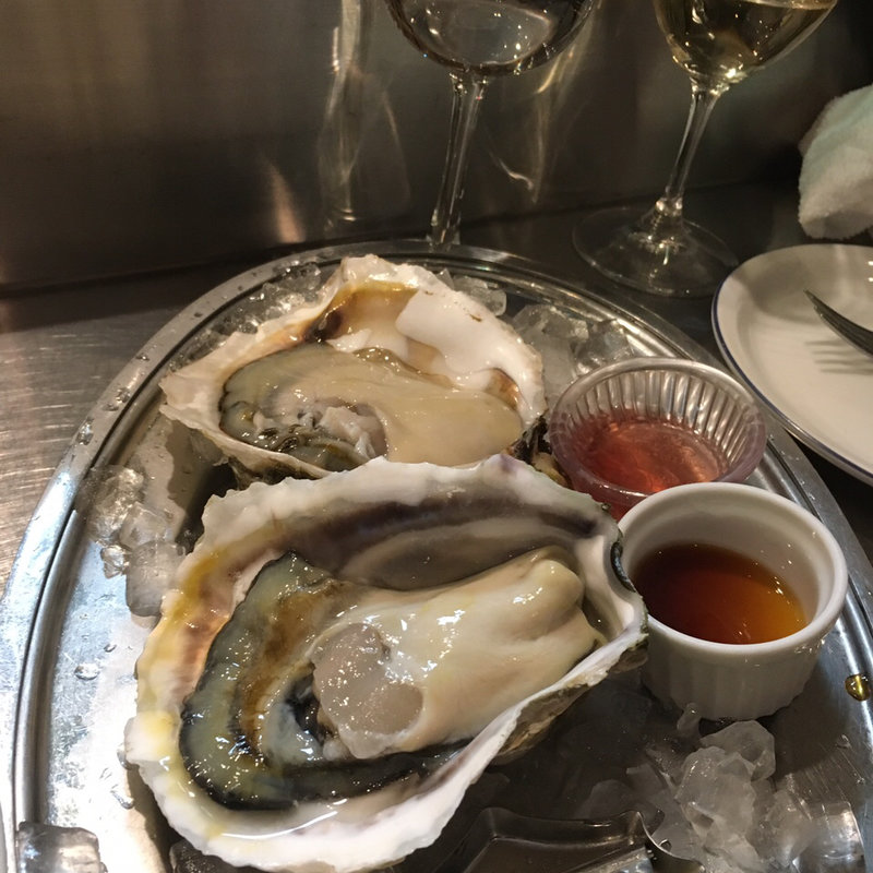 生牡蠣(東京オイスターバー)