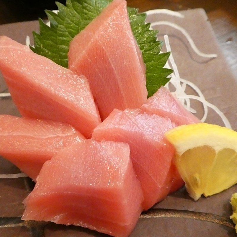 生本まぐろ中トロ刺(明石八 江坂店)