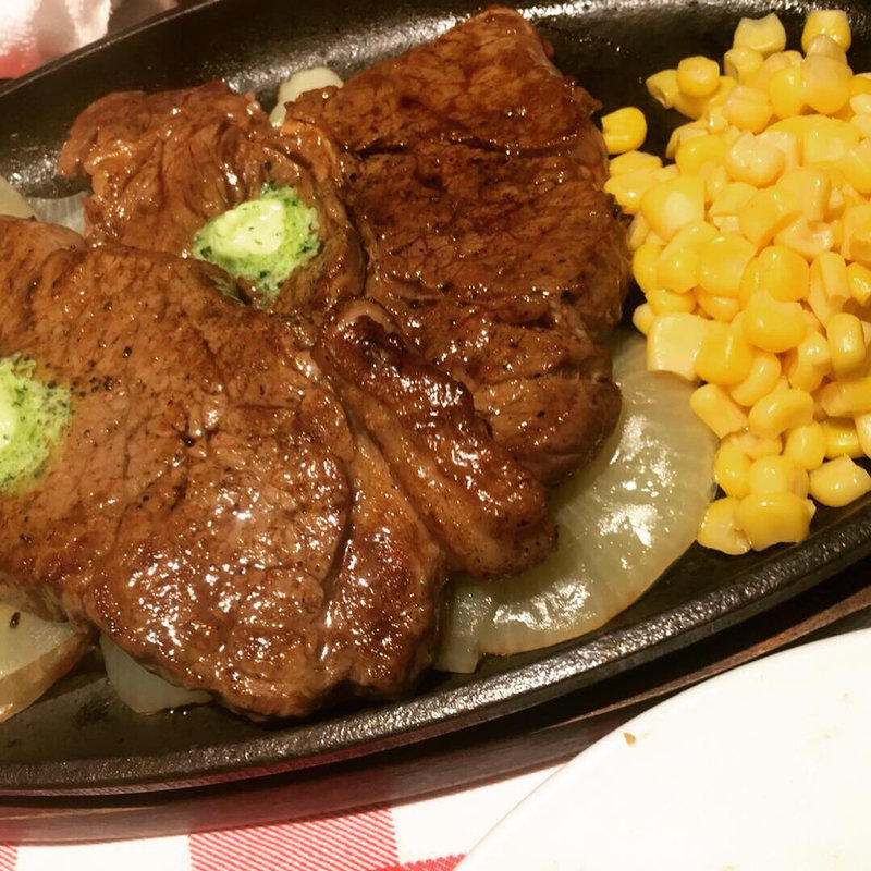 ステーキ300グラム(Caro-Fuego (カロフェゴ) 薪窯ステーキ)