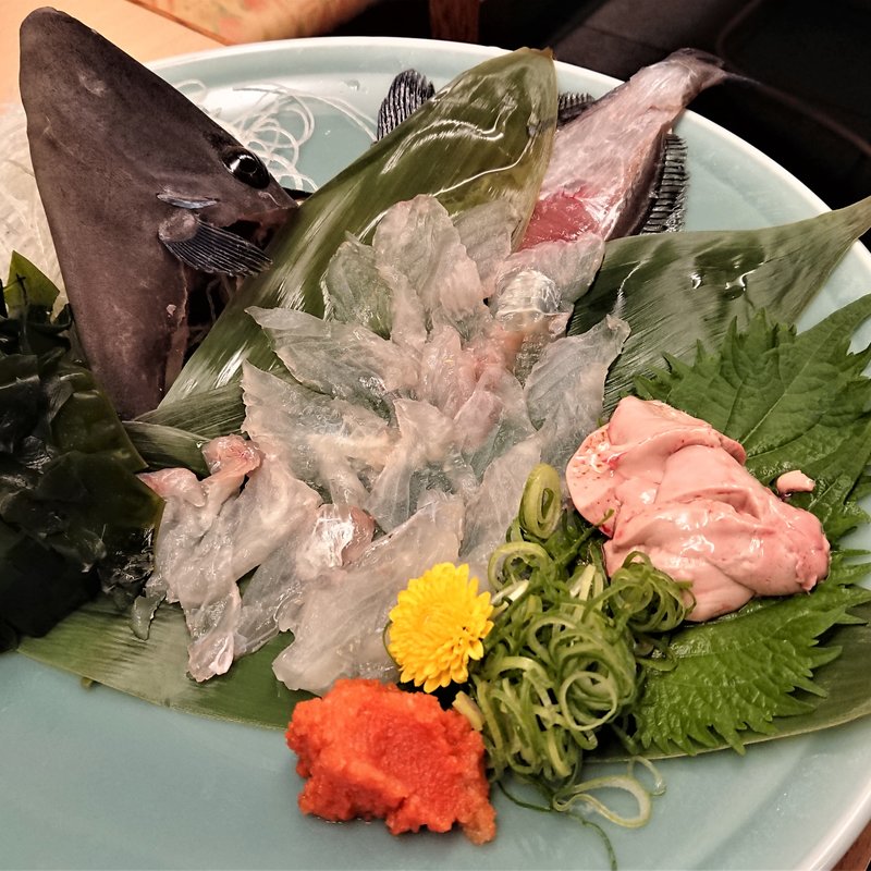 カワハギ薄造り(魚市)