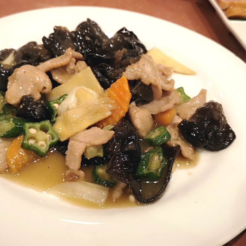 きくらげと豚肉の炒め(本格四川料理 中村屋)