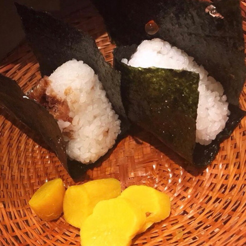 イクラ(おにぎり 浅草 宿六)