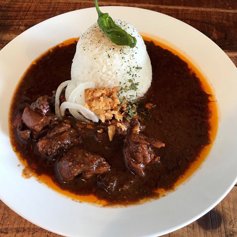 チキンカレー(CHIISAKATTAONNA（小さかった女）)