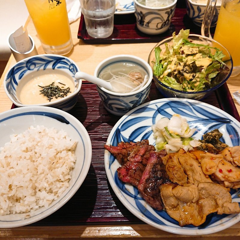 バラエティランチ(牛たんと和牛焼青葉 グランデュオ立川店)