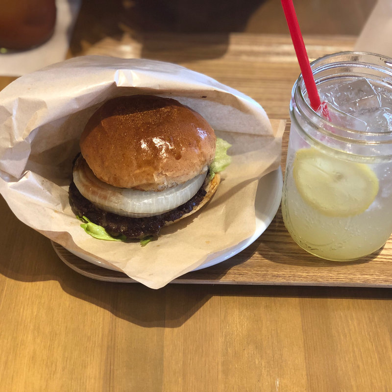 泉州新玉ねぎバーガー(ブック＆コーヒー パルネット狭山店)
