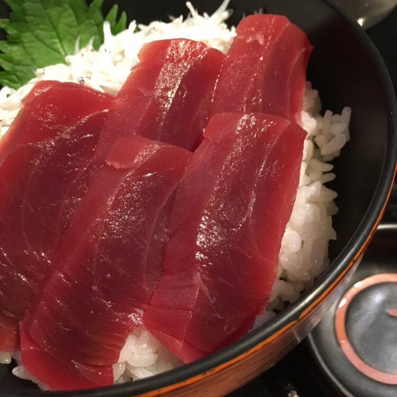 まぐろとしらすの二色丼セット(ヴァカンス)