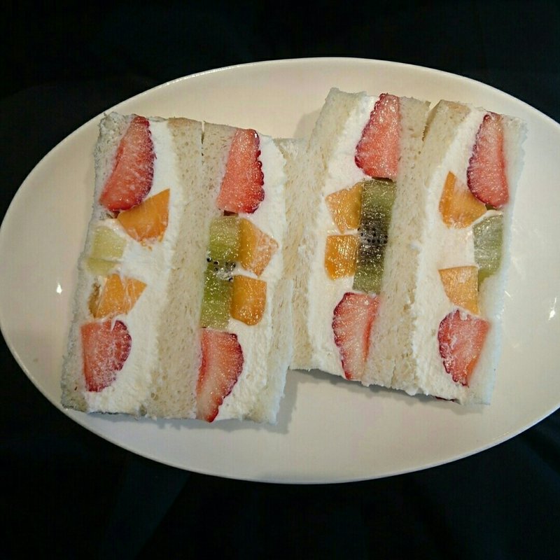 フルーツサンド(フルーツカフェ フルータス)