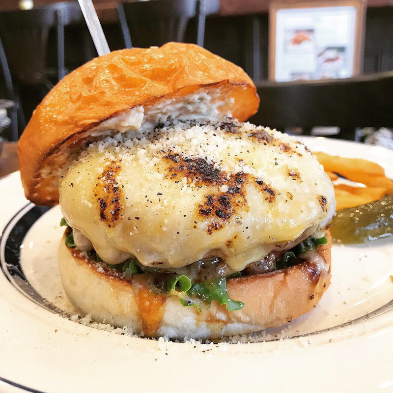 クワトロチーズバーガー(アンバープレイス)