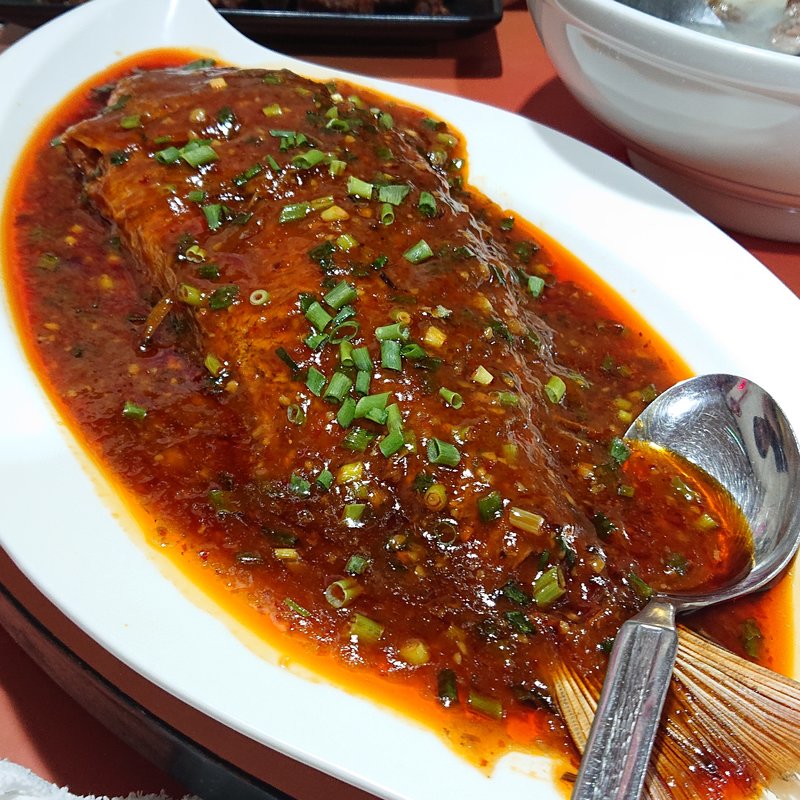 干焼魚（鯛のから揚げ四川ソースがけ）(四川食府)