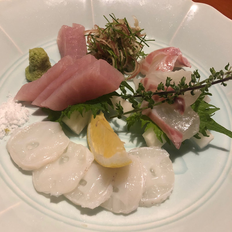 刺身盛り合わせ(吉乃坐 （地のもの酒場　吉乃坐）)