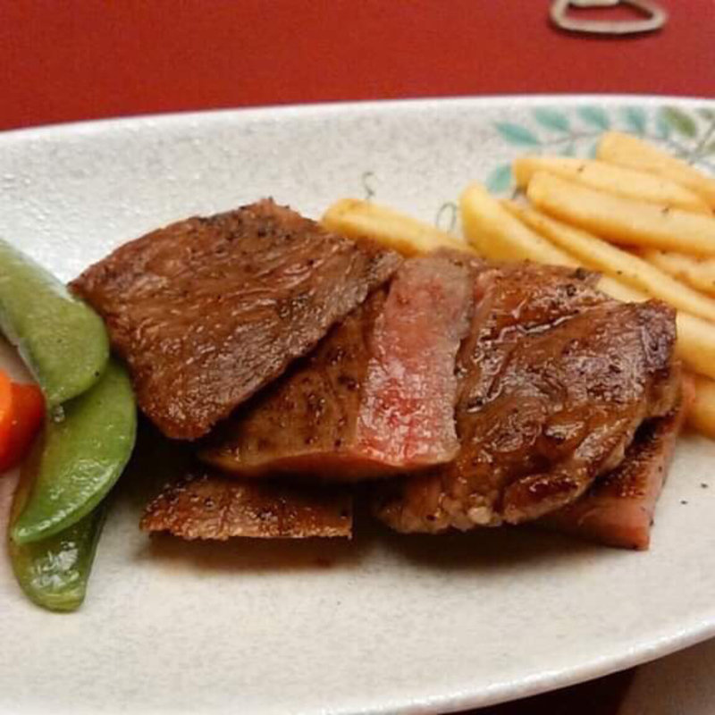 米沢牛ステーキ(100g)(湯滝の宿　西屋 )