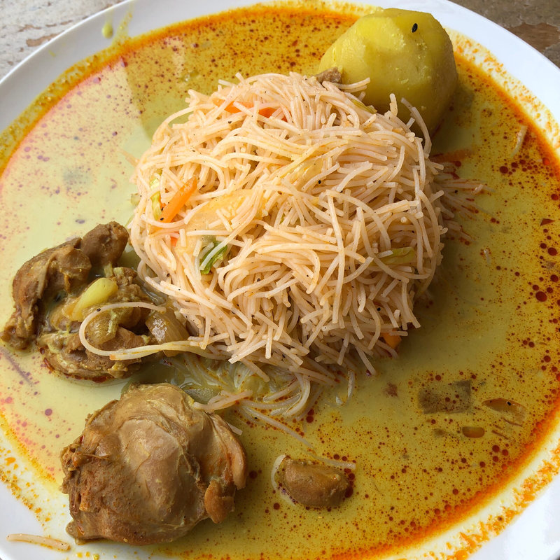 ヌードルカリー(不思議香菜 ツナパハ(TUNAPAHA))