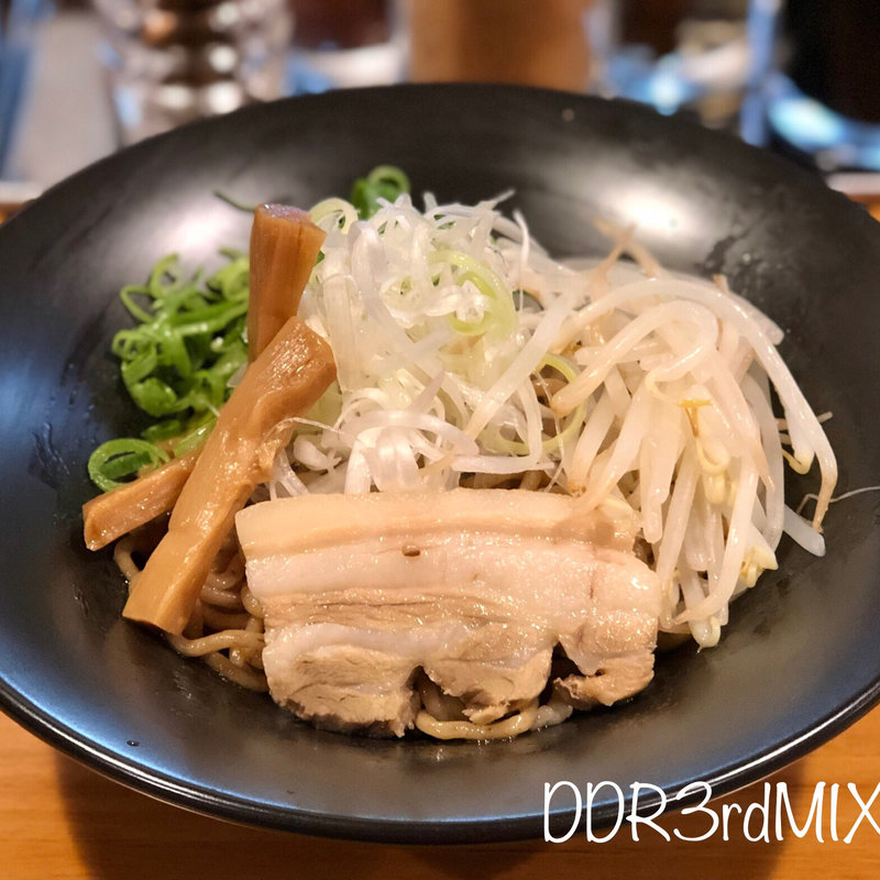 玉ねぎ油そば(麺工房 小麦と箸)