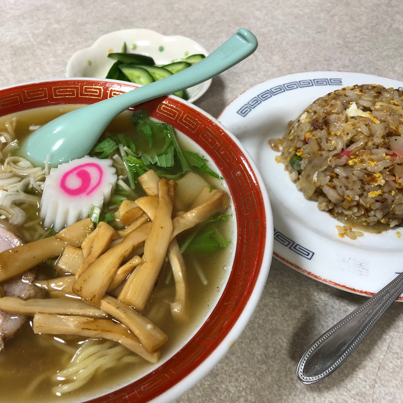 チャーハンつきラーメン(中華料理 清津)