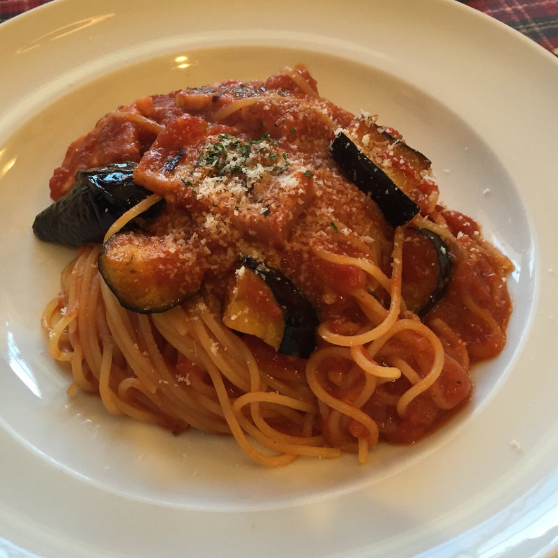 ナスとベーコンのトマトソースパスタ(レガーロ )