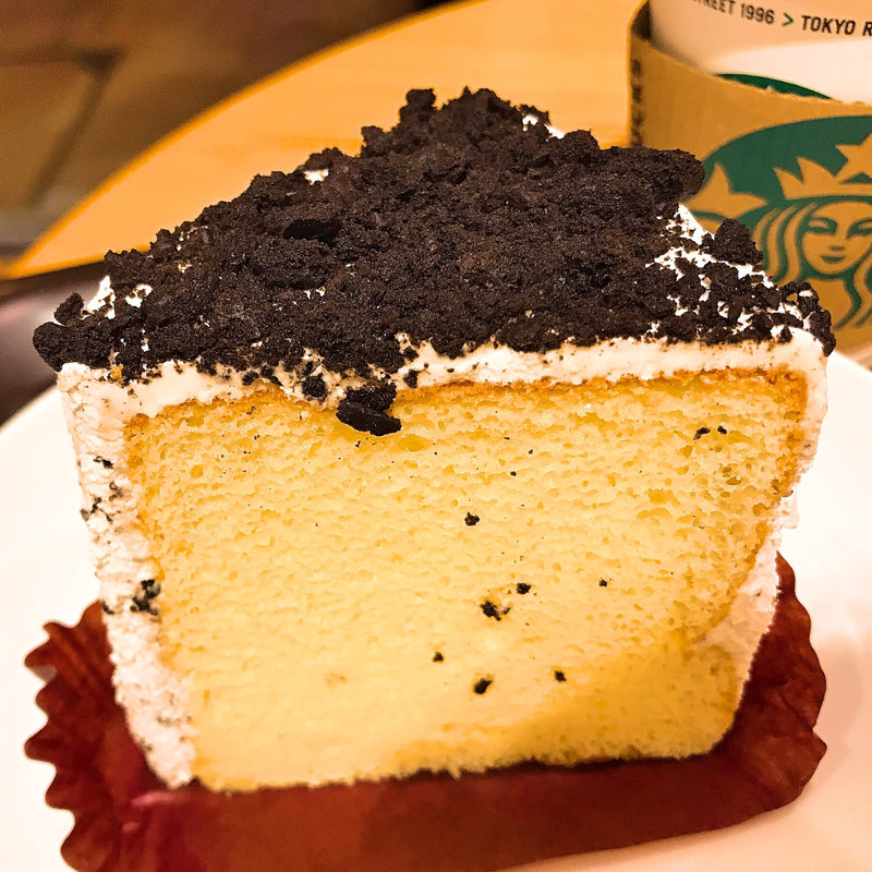 クッキー&クリームシフォンケーキ(スターバックスコーヒー蔦屋書店周南市立徳山駅前図書館店)