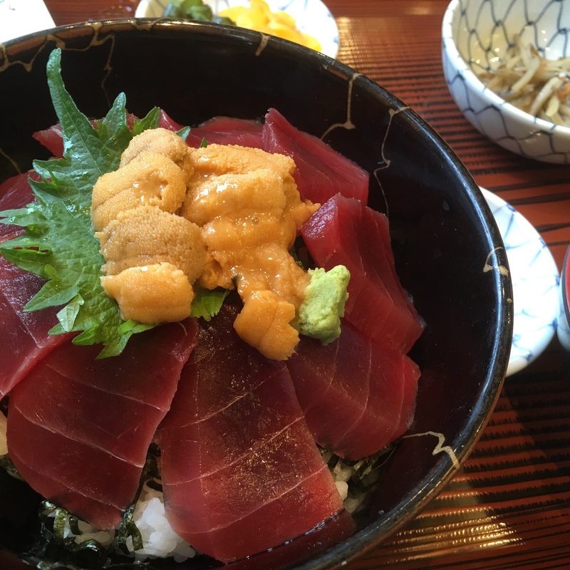 鮪うに丼(日本料理三平)