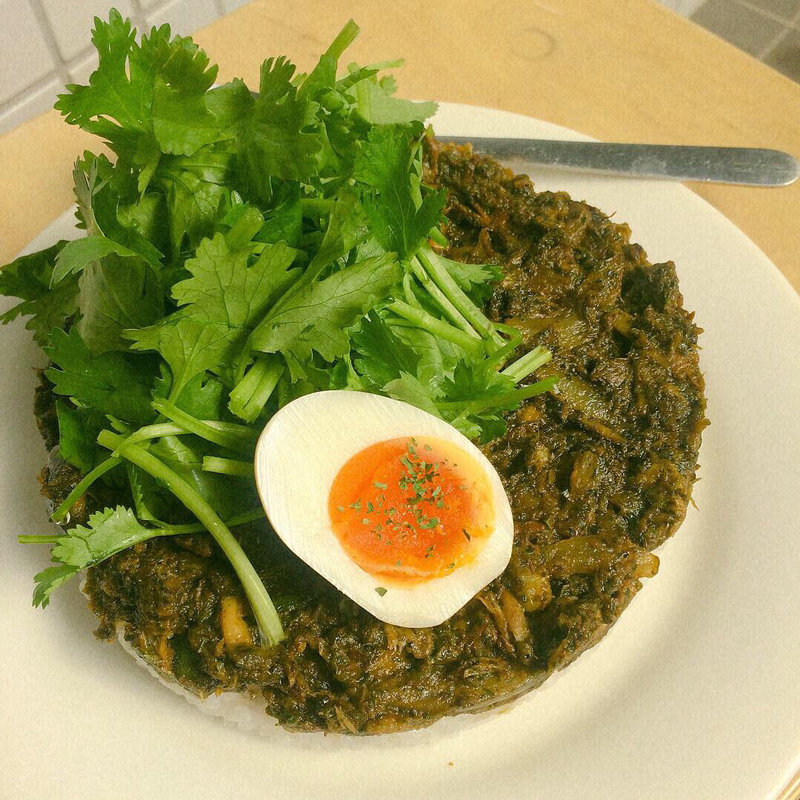 パクチー鯖ドライカレー(パクチー盛り放題)(イザカヤトーチ)