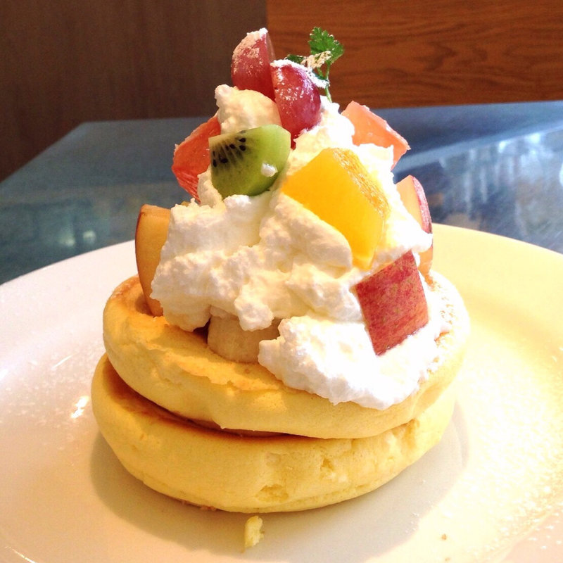 季節のフルーツのパンケーキ(レインボーパンケーキ （RAINBOW PANCAKE）)