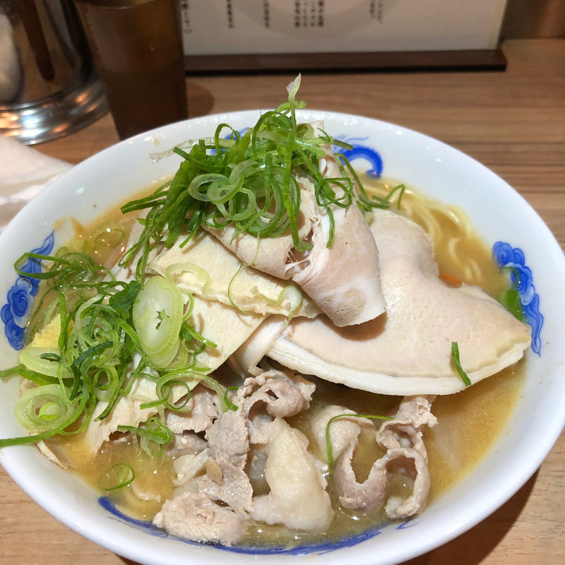 アカフジ(ラーメン・めし 芦田屋)