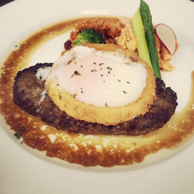 和牛ハンバーグ温玉のせランチ(食堂酒場 ウブリアーコ)