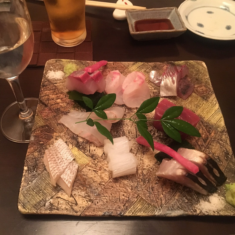 築地直送鮮魚の盛り合わせ(魚斉 )