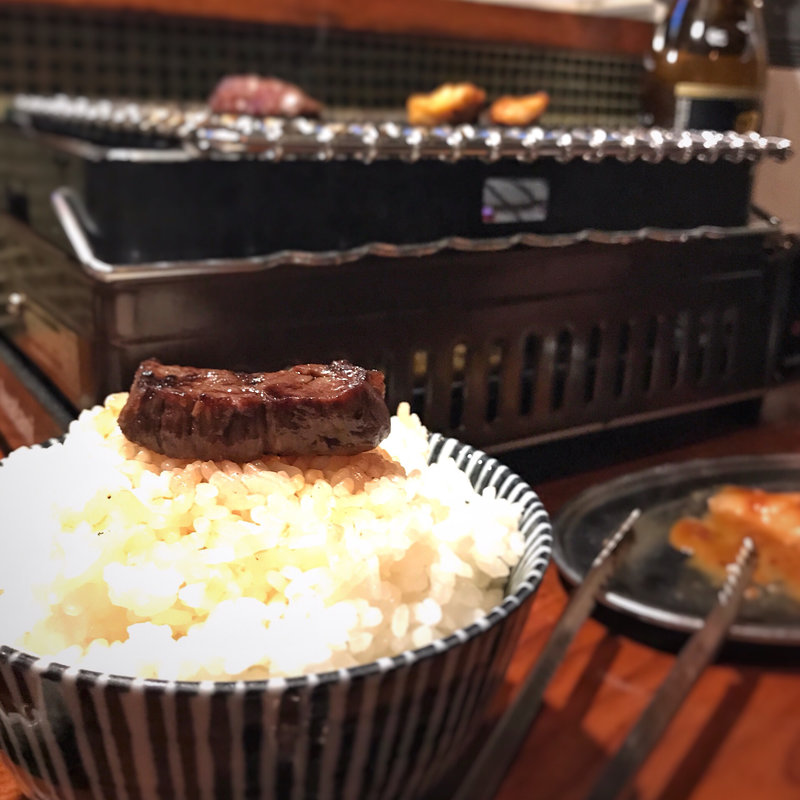 (大衆焼肉 港のたまや)